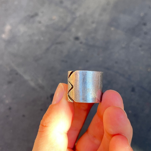 2/$40 🌟 VTG Heavy Sterling Silver Zigzag Ring - Picture 5 of 11